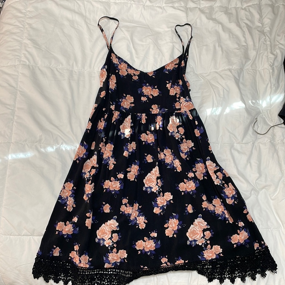 Floral dress with lace details